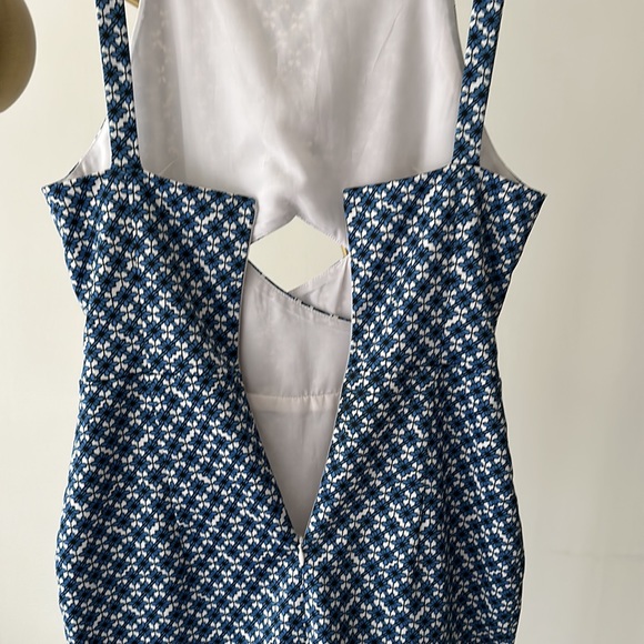 Beautiful blue midi cutout dress - Picture 3 of 3